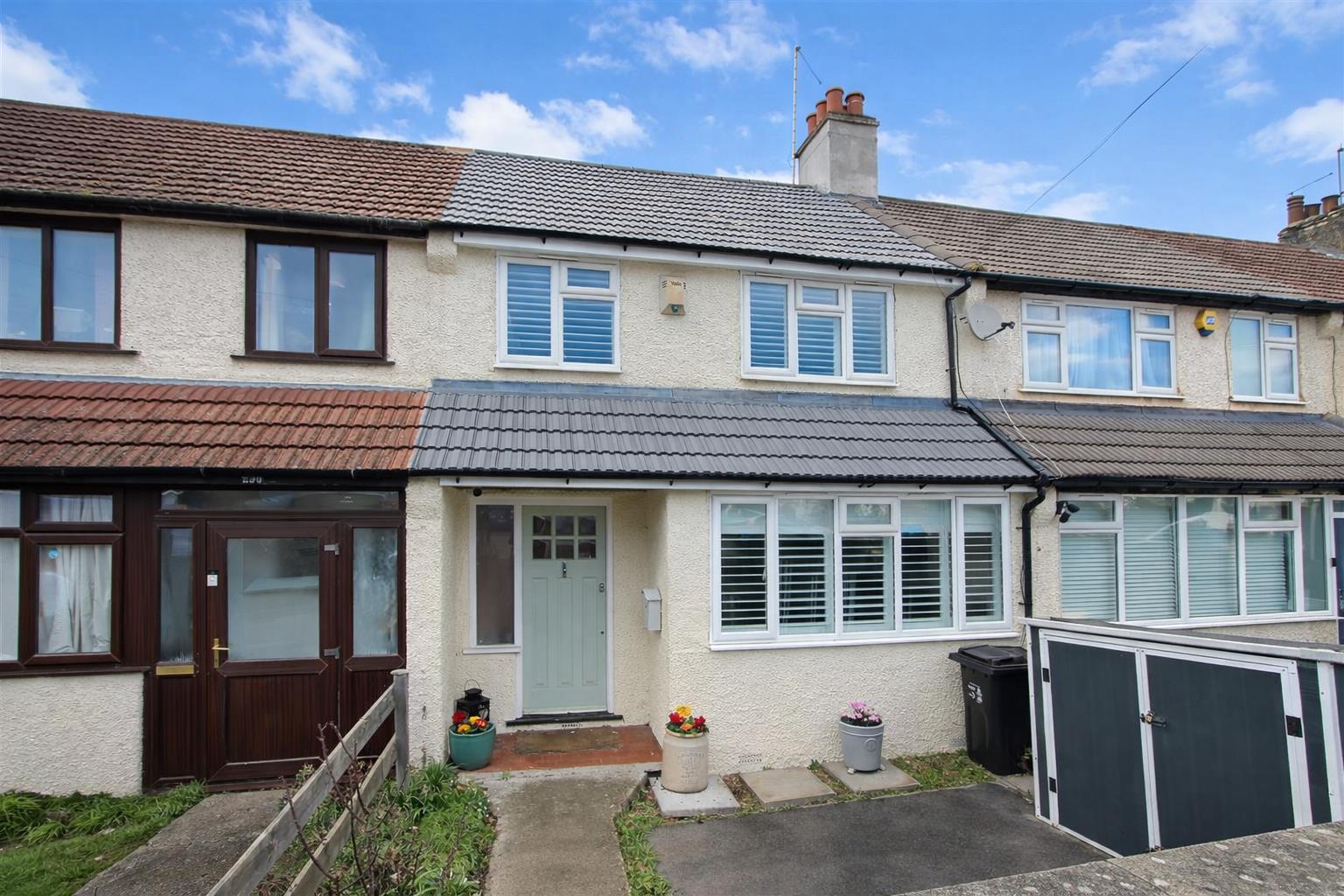 3 bed property in Chipstead Valley Road, Coulsdon